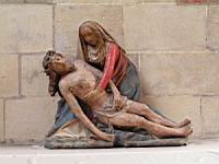 Nevers - Cathedrale St Cyr & Ste Julitte, Statue, Pieta, Pierre polychrome du 15eme (01)